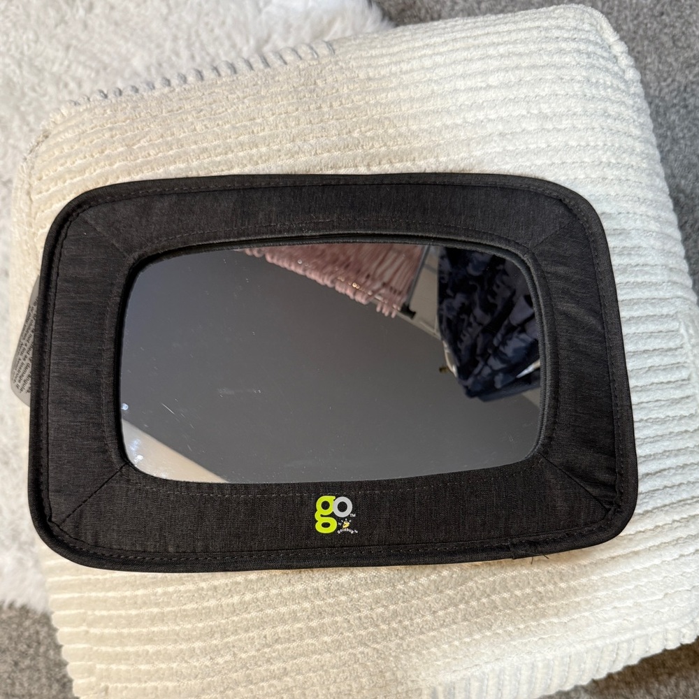Go by Goldbug Mirror for Rear and Forward Facing Car Seats - Picture 2 of 4